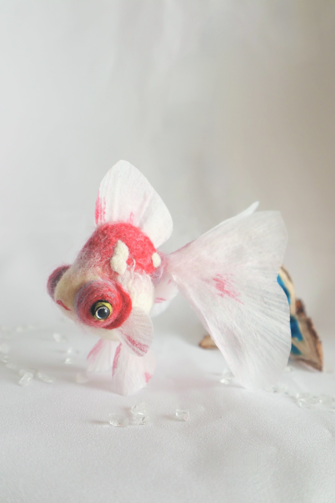 【受注制作】たゆたう羊毛金魚-桜出目金-　金魚　羊毛フェルト　ペット　アクアリウム　クリスマス　お正月