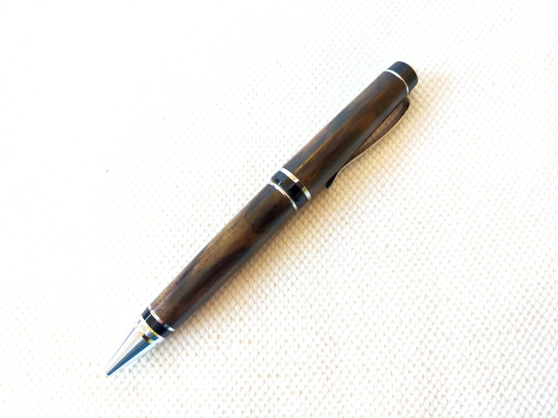 天然木のボールペン＊御蔵島産桑(金桑)回転式＊プレゼント＊お祝い＊誕生日