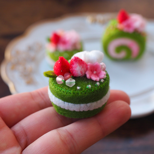 ✿ErikoT様用✿羊毛フェルト✿小さなぶたさん✿抹茶のロールケーキ どうぶつの森】ジュンくん作ってみた【抹茶ロールケーキ
