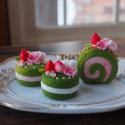 ✿ErikoT様用✿羊毛フェルト✿小さなぶたさん✿抹茶のロールケーキ 羊毛フェルトで手作り！「抹茶ロールケーキ」の作り方(1ページ目