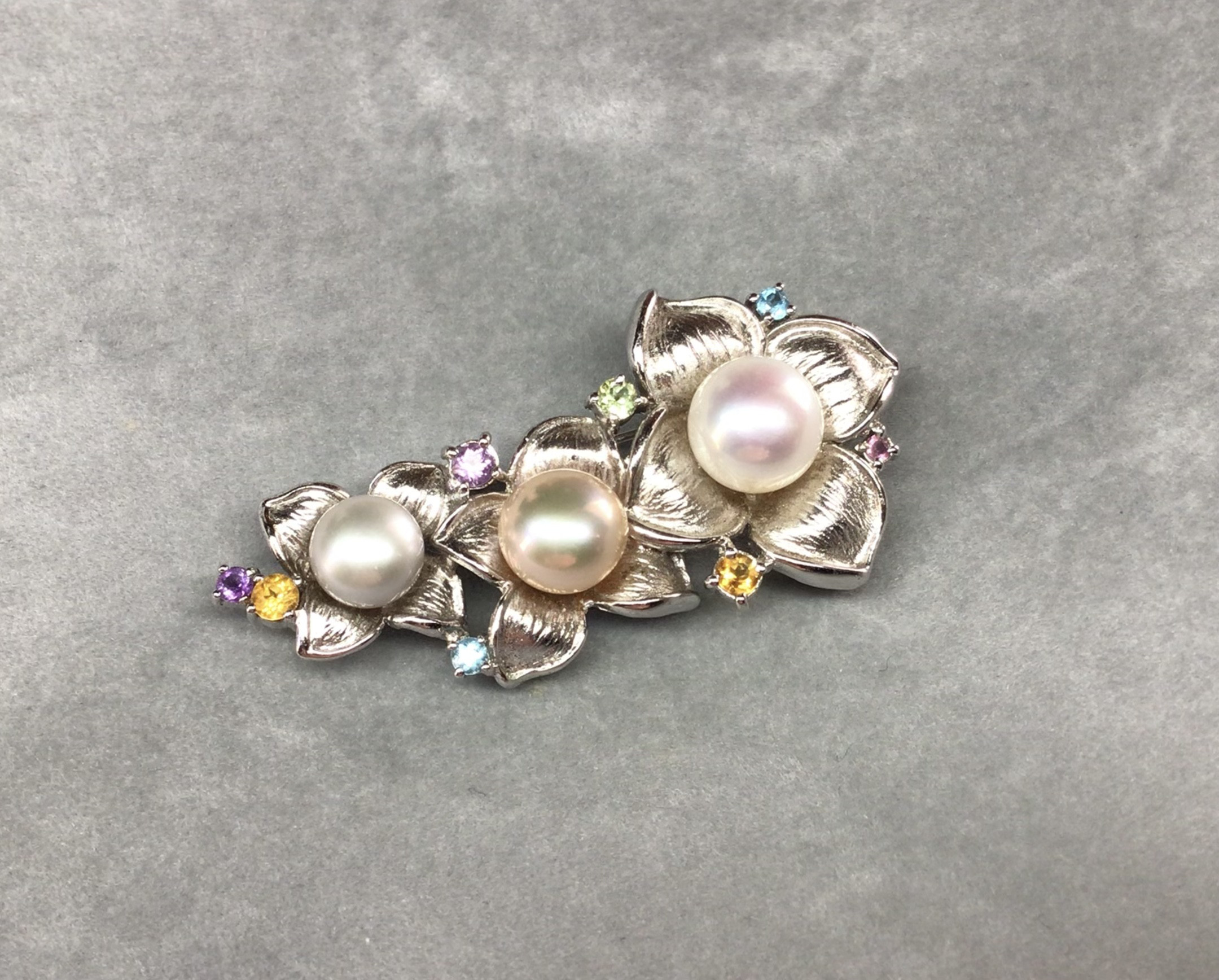 【SV】2way花のデザインブローチ（淡水真珠7、8、9mm）