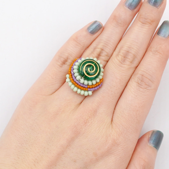 健談戒指 32 均碼珠繡戒指圓形漩渦綠色橘色多彩多色 第5張的照片