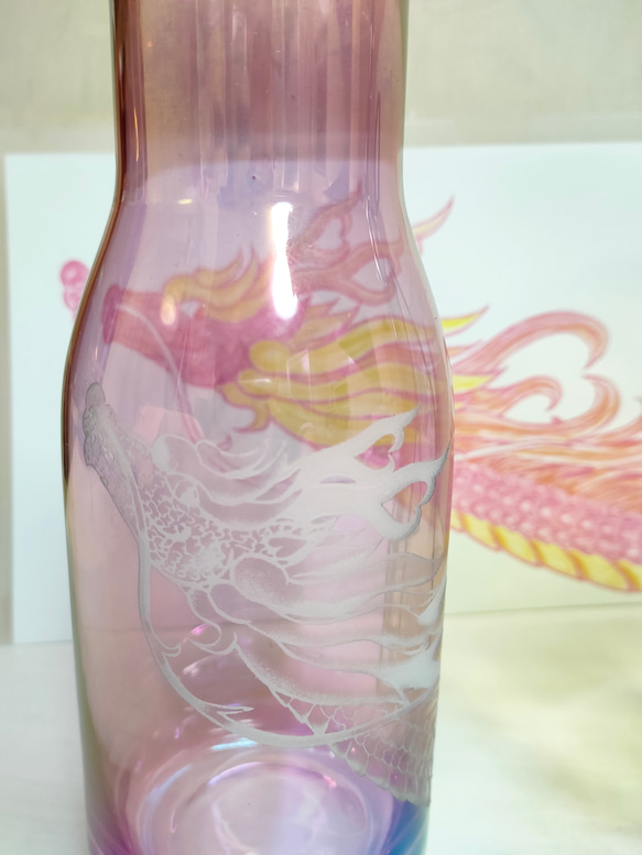 微笑む龍神　LOVE♡Ryu 　オーロラピンク花瓶　一点もの 2枚目の画像