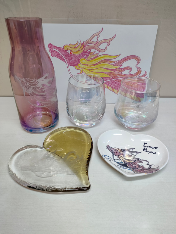 微笑む龍神　LOVE♡Ryu 　オーロラピンク花瓶　一点もの 4枚目の画像