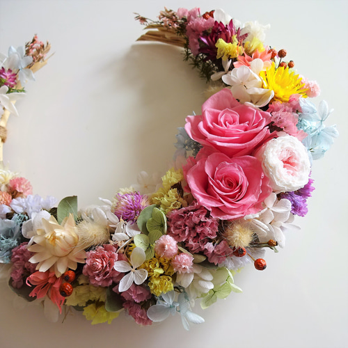 母の日予約販売 花摘みリース（三日月リース薔薇） リース chloe