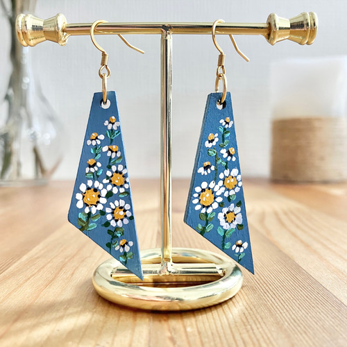 革花アクセサリー　ブルーポピーのピアス　ハンドメイド　304サージカルステンレス 革花アクセサリー ブルーポピーのピアス ハンドメイド 304サージカル