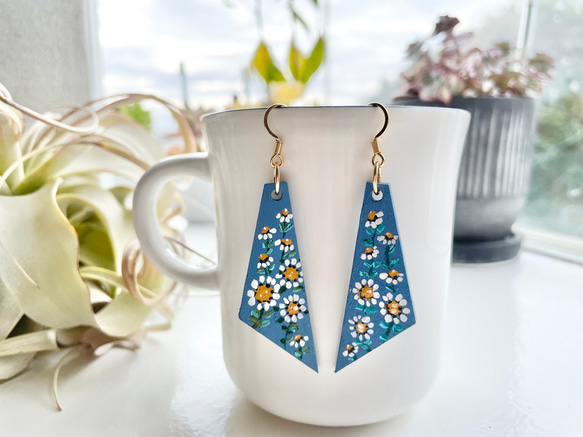 専用❀K18 お花柄 フラワー 透かしチャーム( イヤリング・ ピアス・トップ) 専用❀K18 お花柄 フラワー 透かしチャーム( イヤリング・ ピアス