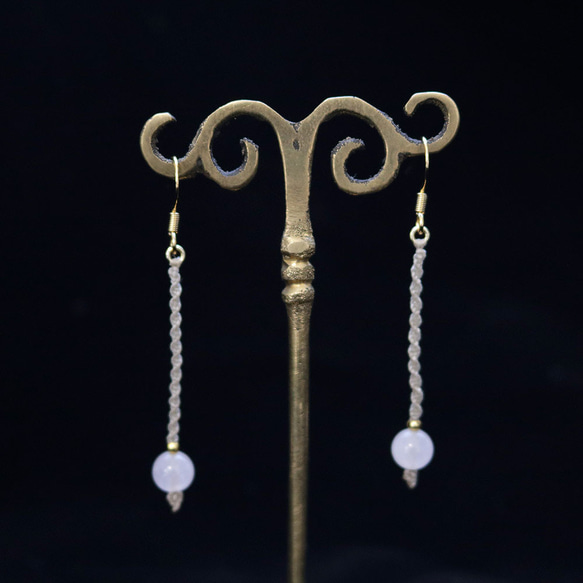 天然石一粒ーシンプルマクラメピアス【ローズクォーツ】macp074軽やかに揺れるアレルギーフリーのアクセサリー 2枚目の画像