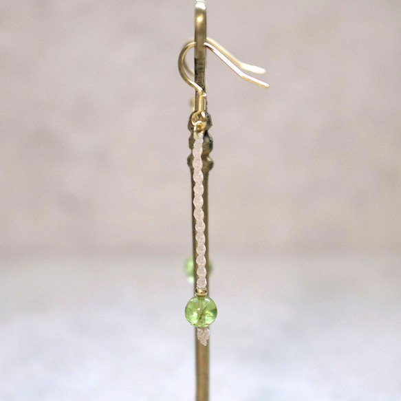 天然石一粒ーシンプルマクラメピアス【ペリドット】macp085軽やかに揺れるアレルギーフリーのアクセサリー 3枚目の画像