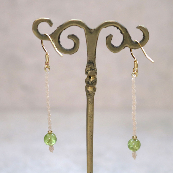 天然石一粒ーシンプルマクラメピアス【ペリドット】macp085軽やかに揺れるアレルギーフリーのアクセサリー 4枚目の画像