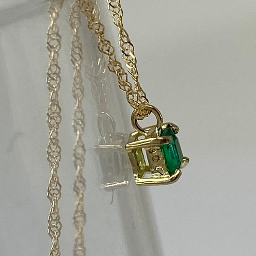 k18YG AU750 18金天然エメラルド0.06ct ネックレス