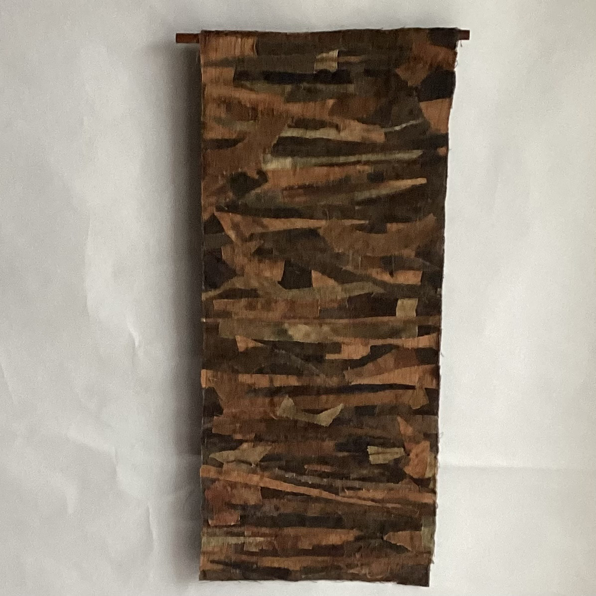 ランダム染めの柿渋染め　タペストリー