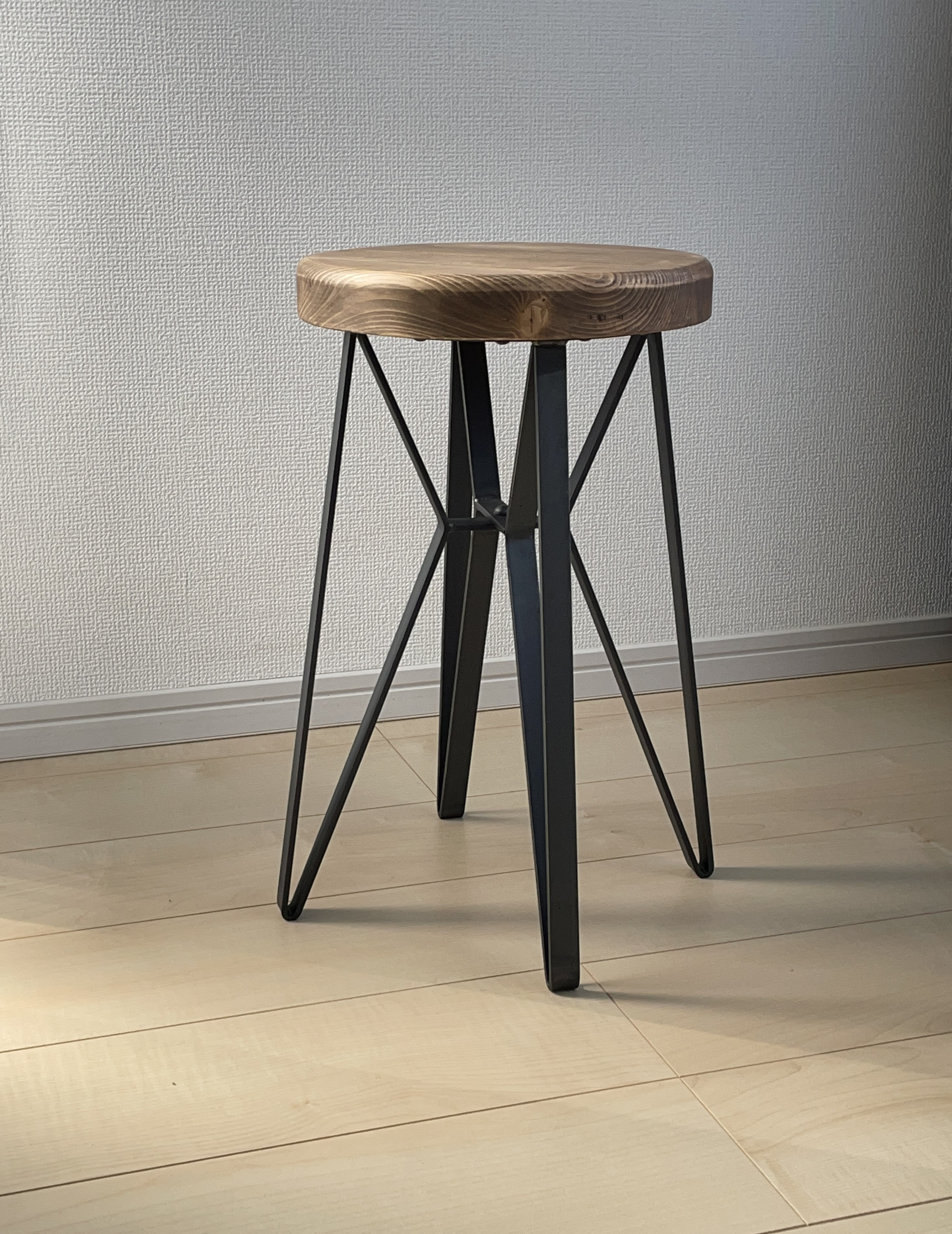 オリジナルアイアンレッグスツール