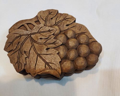 木彫りの楊枝いれ(ぶどう) その他インテリア雑貨 Yuyomake0120 通販