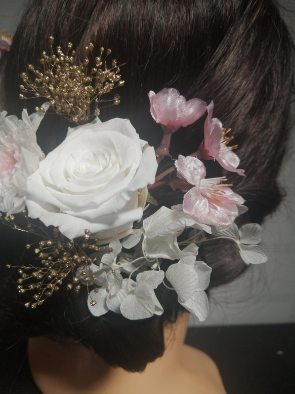 櫻花和永生花白色頭飾髮飾婚禮婚禮 第5張的照片