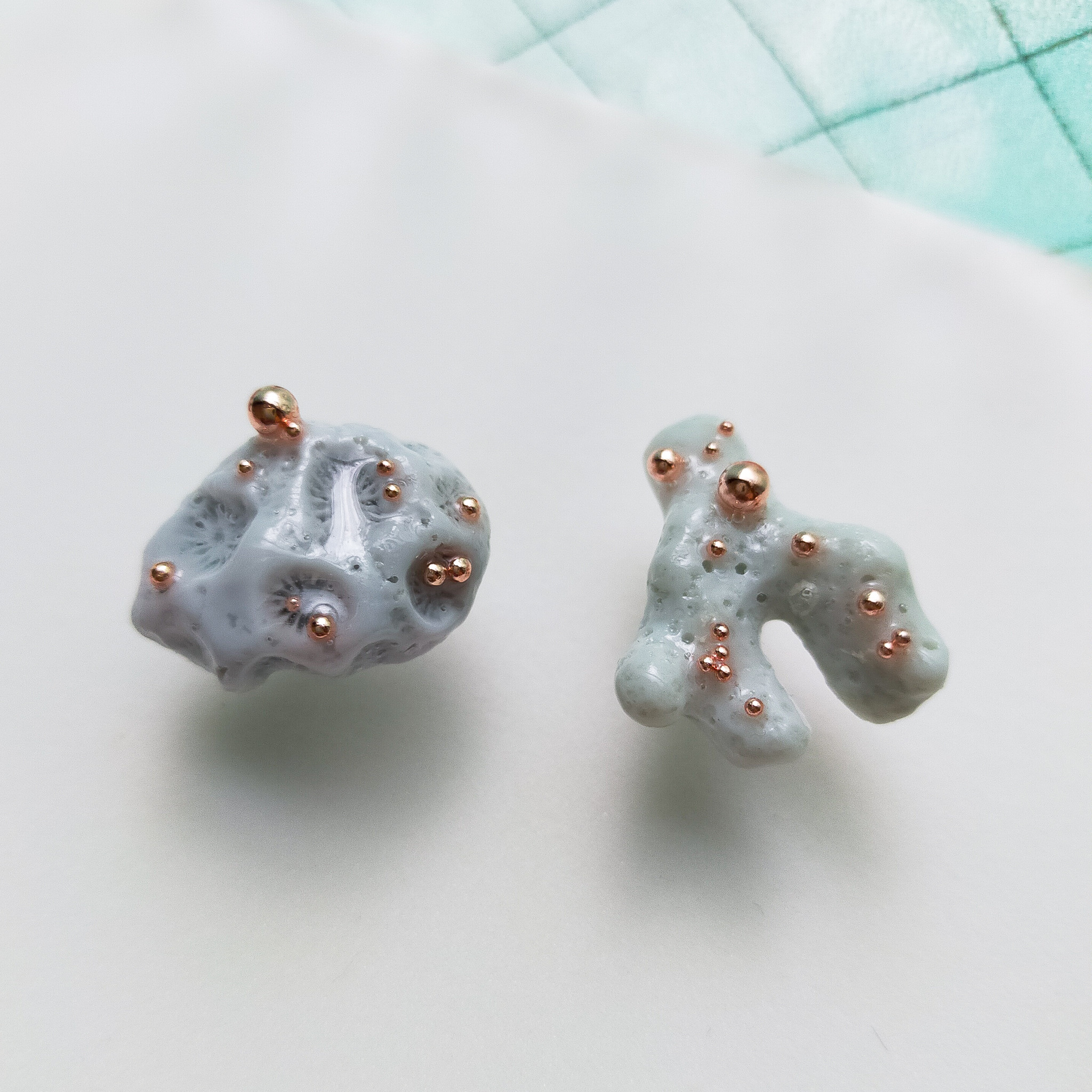 菌のピアス【2023冬】001