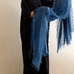 真絲羊絨植物染色圍巾&lt;blue dum&gt; 第4張的照片