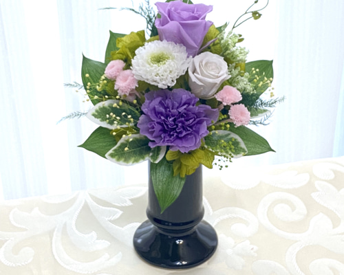 ☆再販多数☆スマートなスタイルの仏花 (黒花器・高さ18cm