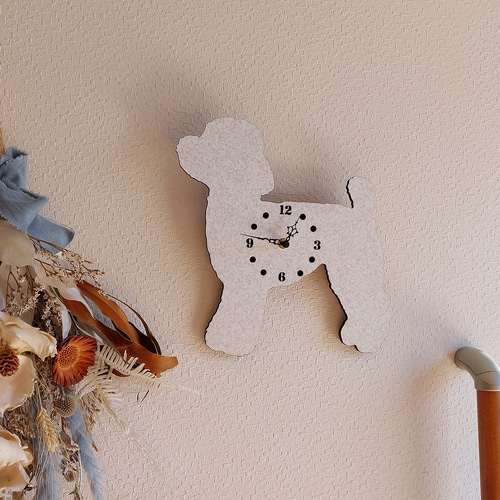 トイプードル 置時計スタンド付き壁掛け時計 白模様 静音時計 掛け時計