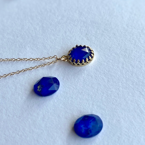 夜空の贈り物 ラピスラズリ×クリスタルのクラウンネックレス 10×8mm 