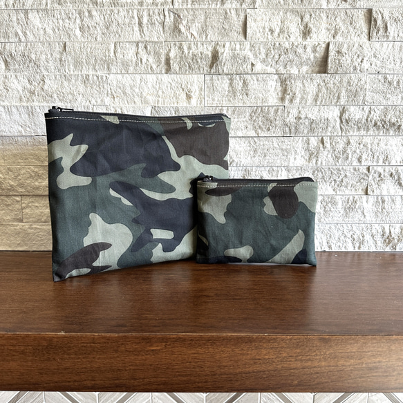 SALE 40% OFF // ホーボーバッグとポーチ2点の  - Moss Green Leaf Camouflage 2枚目の画像