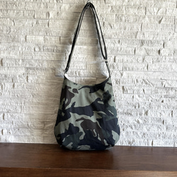 SALE 40% OFF // ホーボーバッグとポーチ2点の  - Moss Green Leaf Camouflage 3枚目の画像