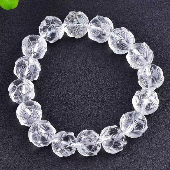 18金ホワイトゴールド 白珊瑚 一粒水晶 ブレスレット - crystal