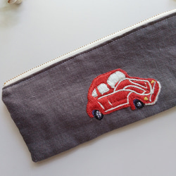 かわいい刺繍秋色ペンケース  車 1枚目の画像