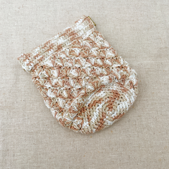 手編みのバネポーチ　ブラウン　ベージュ　ホワイト　花モチーフ　小物整理　プレゼント 6枚目の画像