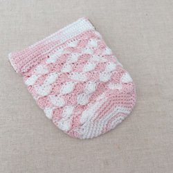 手編みのバネポーチ　ピンクホワイト　かぎ針編み　お花モチーフ　バッグ　収納 7枚目の画像