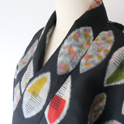 琉装ードゥジン　着物リメイク　大正から昭和初期の日常着”銘仙”を沖縄の伝統的な羽織に手縫い仕立てました 4枚目の画像