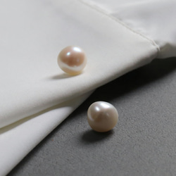 バロックパール1粒ピアス ~plus baroque pearl pierce~ 2枚目の画像