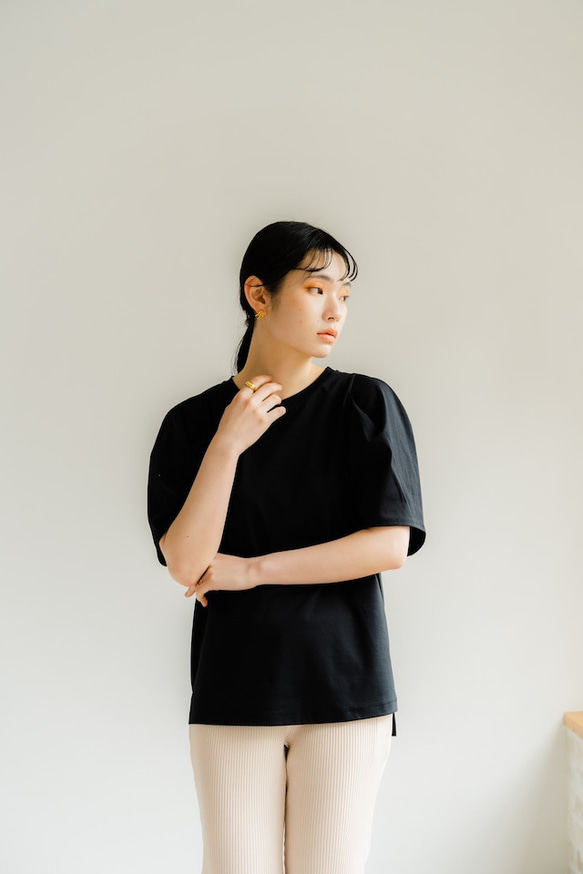 パフスリーブTシャツ　ブラック　sai　日本製　Tシャツ　ストレスフリー　体型カバー　パフスリーブ　フリーサイズ　即納 3枚目の画像
