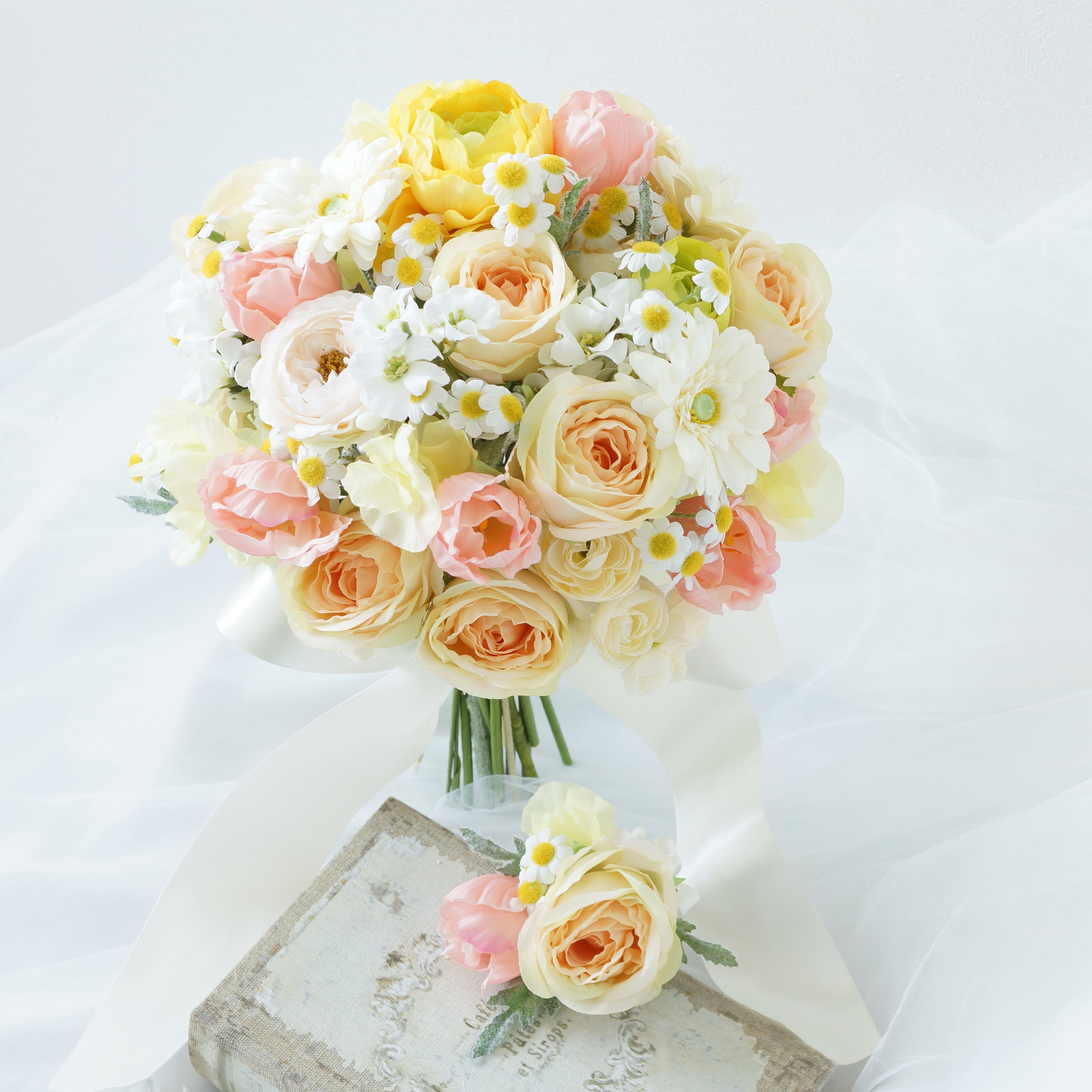 【専用】ブーケ＆ブートニアオーダーページ 2点セット ユリのアーティシャルフラワーブライダルブーケ、ブートニア