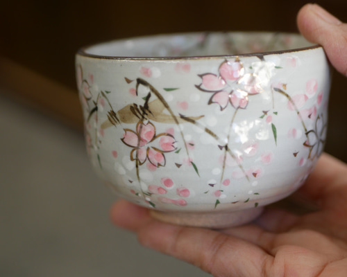 追加参照画像☘アンティーク 手描き山野草 ペールピンク 化粧水・オイル陶器ボトル 追加参照画像☘アンティーク 手描き山野草 ペールピンク 化粧水