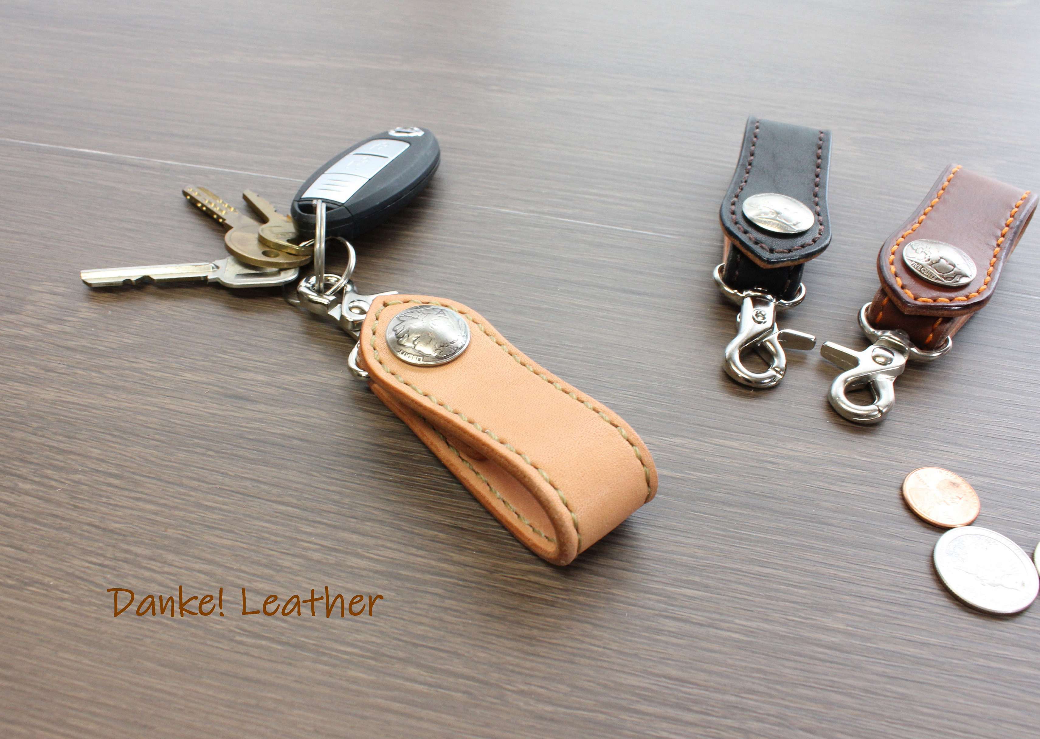 【美品】RRL レザー キーホルダー/キーリング コンチョ カービング ツールド RRL - 新品 RRL ダブルアールエル ツールドレザー コンチョ キーフォブ