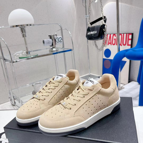 シャネル 2023最新型スエードの皮のカジュアルな運働靴 スニーカー