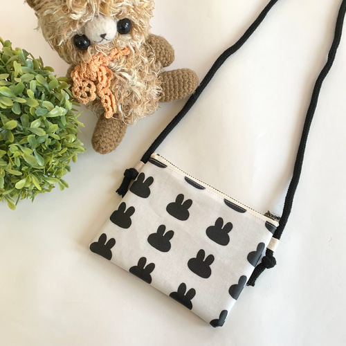 再再・・販☆ラミネート☆キッズポシェット☆キッズサコッシュ☆うさぎ