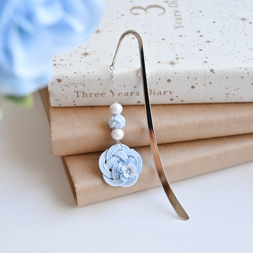 大人可愛いブックマーカー 水引梅とつまみ細工 ラムネ しおり