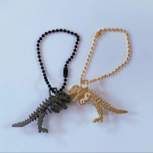 ❤️再販❤️  恐竜キーホルダー　ボールチェーン　ブラック 3枚目の画像