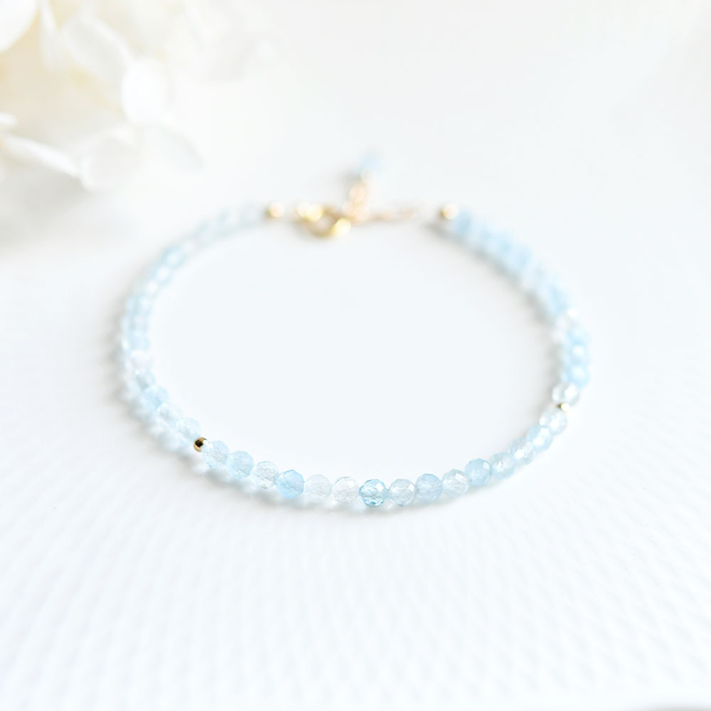 幸せな家庭を築,天使の石 アクアマリンのブレスレット 3月誕生石