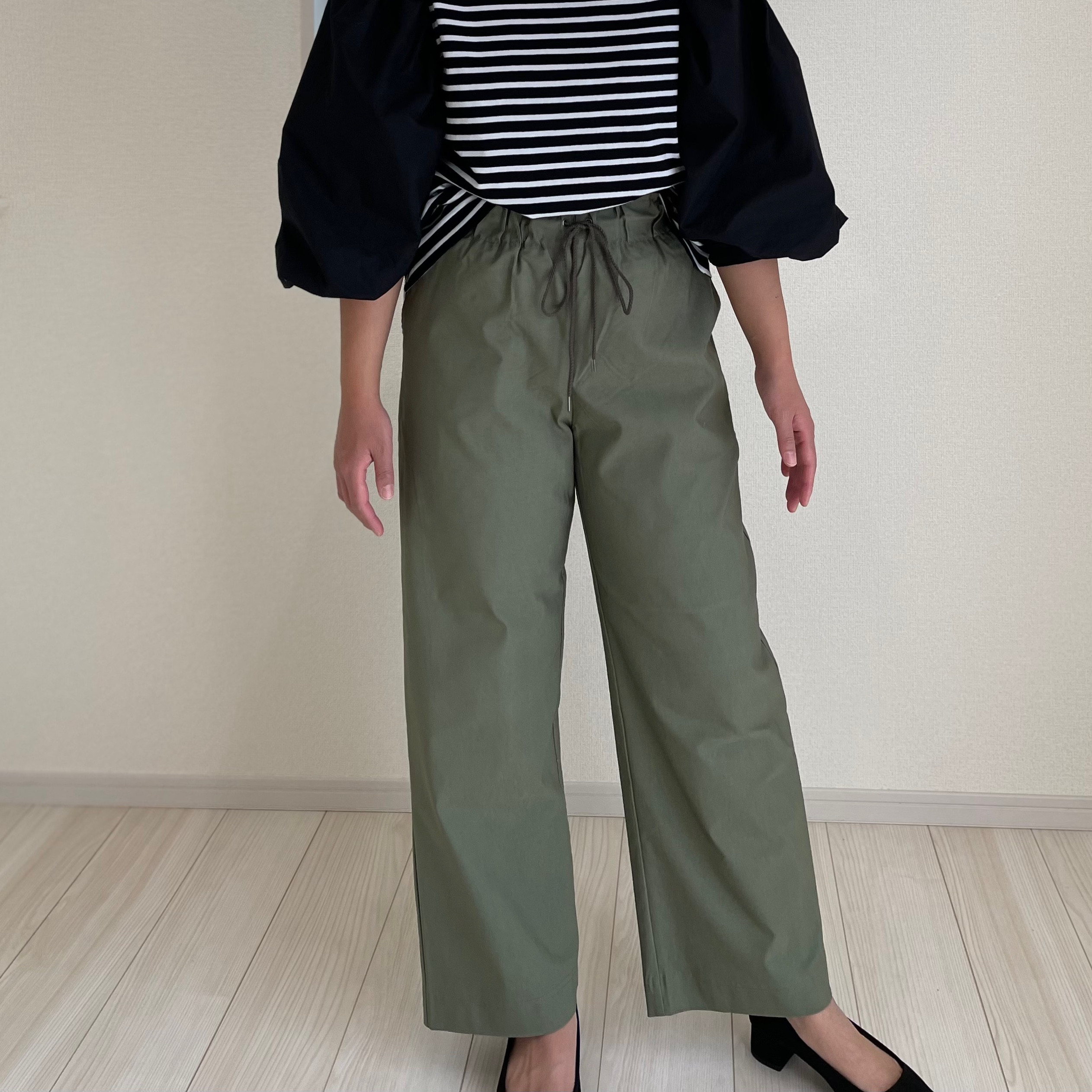 【体のラインを拾わない】履き心地抜群! ストレスフリーなストレッチワイドパンツ 毛玉になりにくい素材 (カーキ)