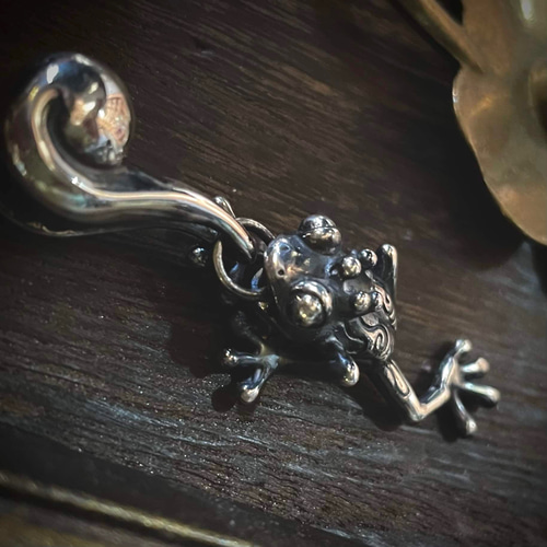 SOLID DESIGN SD-059 舌出しカエルシルバーペンダント 項鍊 SOLID