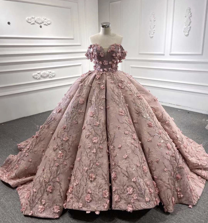 可愛い花びらシリーズ✨王道派✨花嫁衣装✨二次会パーティードレス✨結婚式✨挙式✨色変更可能✨サイズオーダー無料✨