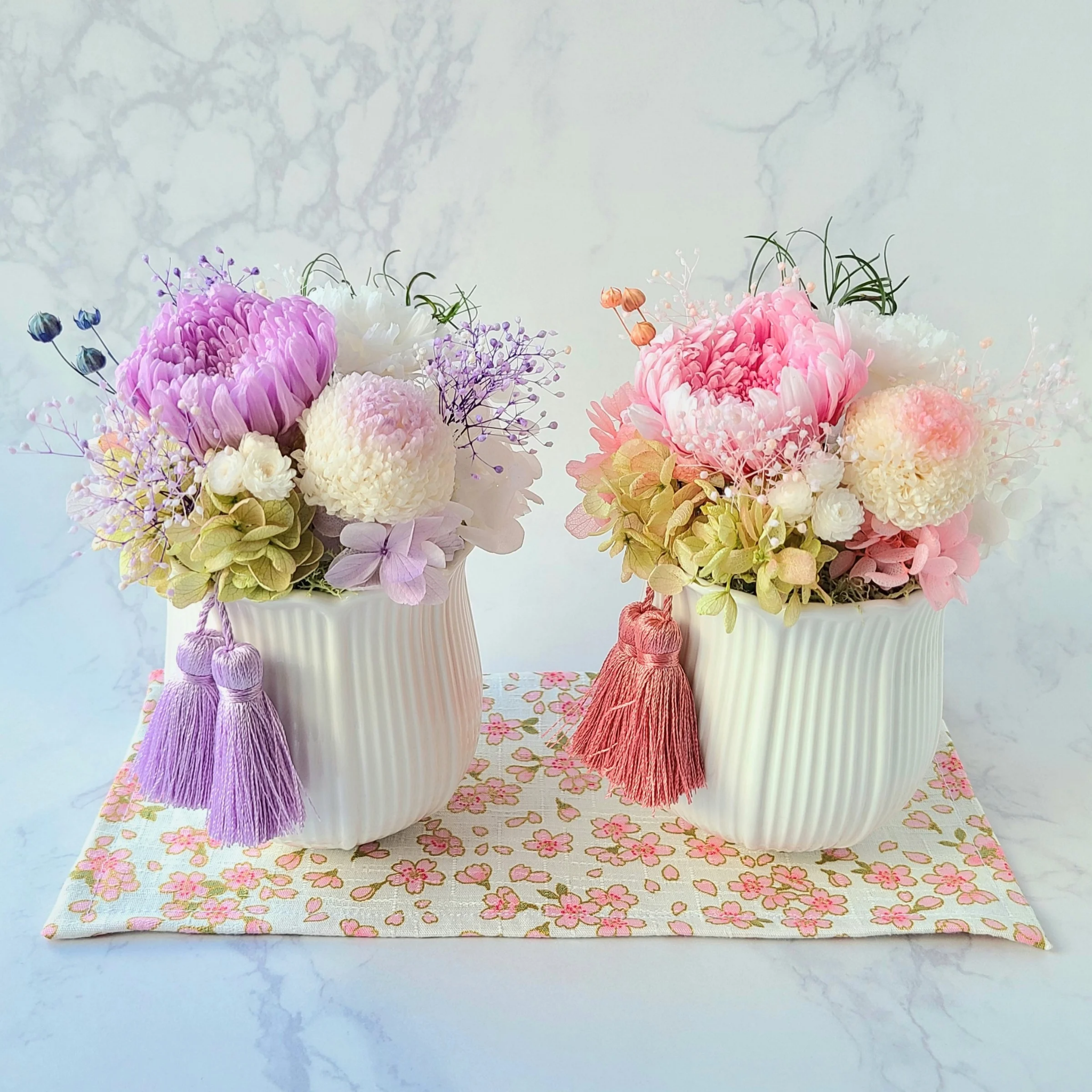 【2色から選べる】コロンとかわいいプリザーブドフラワー仏花　和風アレンジ