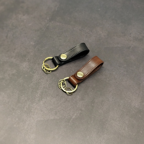 【関税 送料無料】THOM BROWNE キーホルダー Thom Browne メンズ キーホルダー通販 - FARFETCH