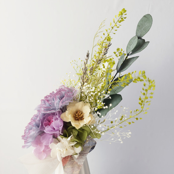 カーネーションのブーケ：ギフトにもおすすめ！プリザーブドフラワーの立てたまま飾れる自立する花束 10枚目の画像