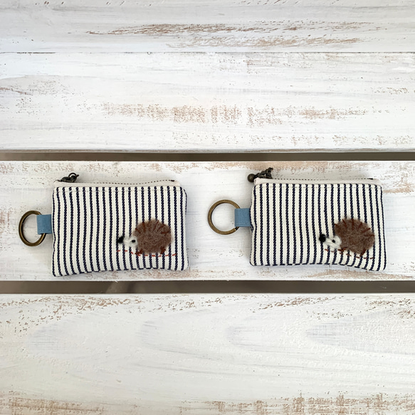 ミニコインケース(ヒッコリーデニムとはりねずみアップリケ） 2枚目の画像