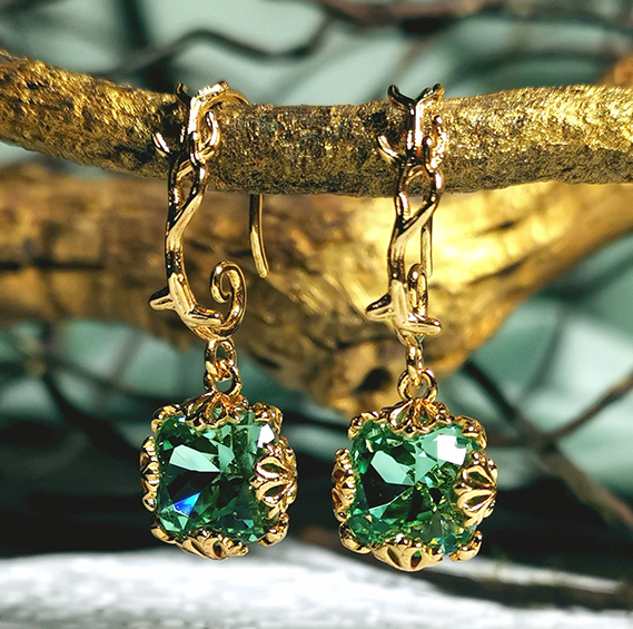 フックピアスギャラクシー ウエスタン ヴィンテージ  ヨーロッパ クラシック　オーストリアクリスタル　人工クリスタル