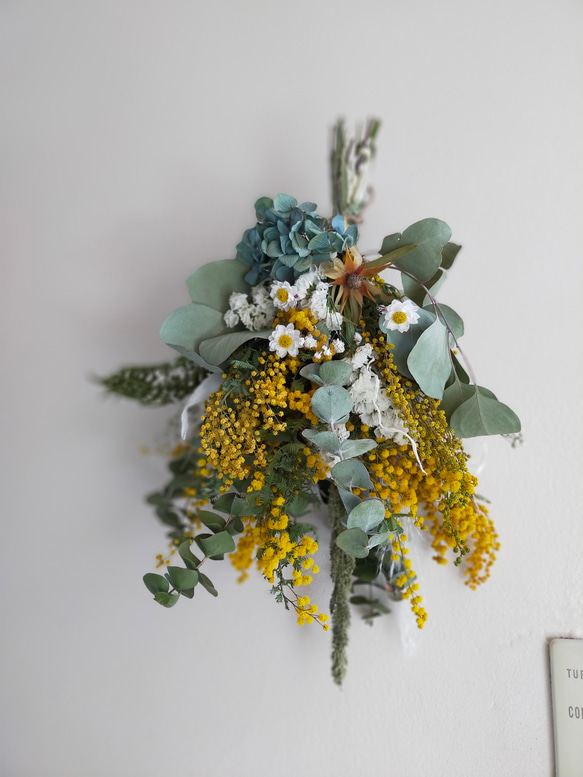 春色ミモザとユーカリと紫陽花のドライフラワースワッグ（受注製作） 4枚目の画像